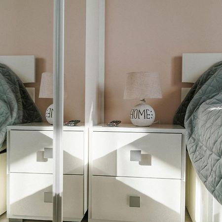 M&M Apartment Oradea Bagian luar foto