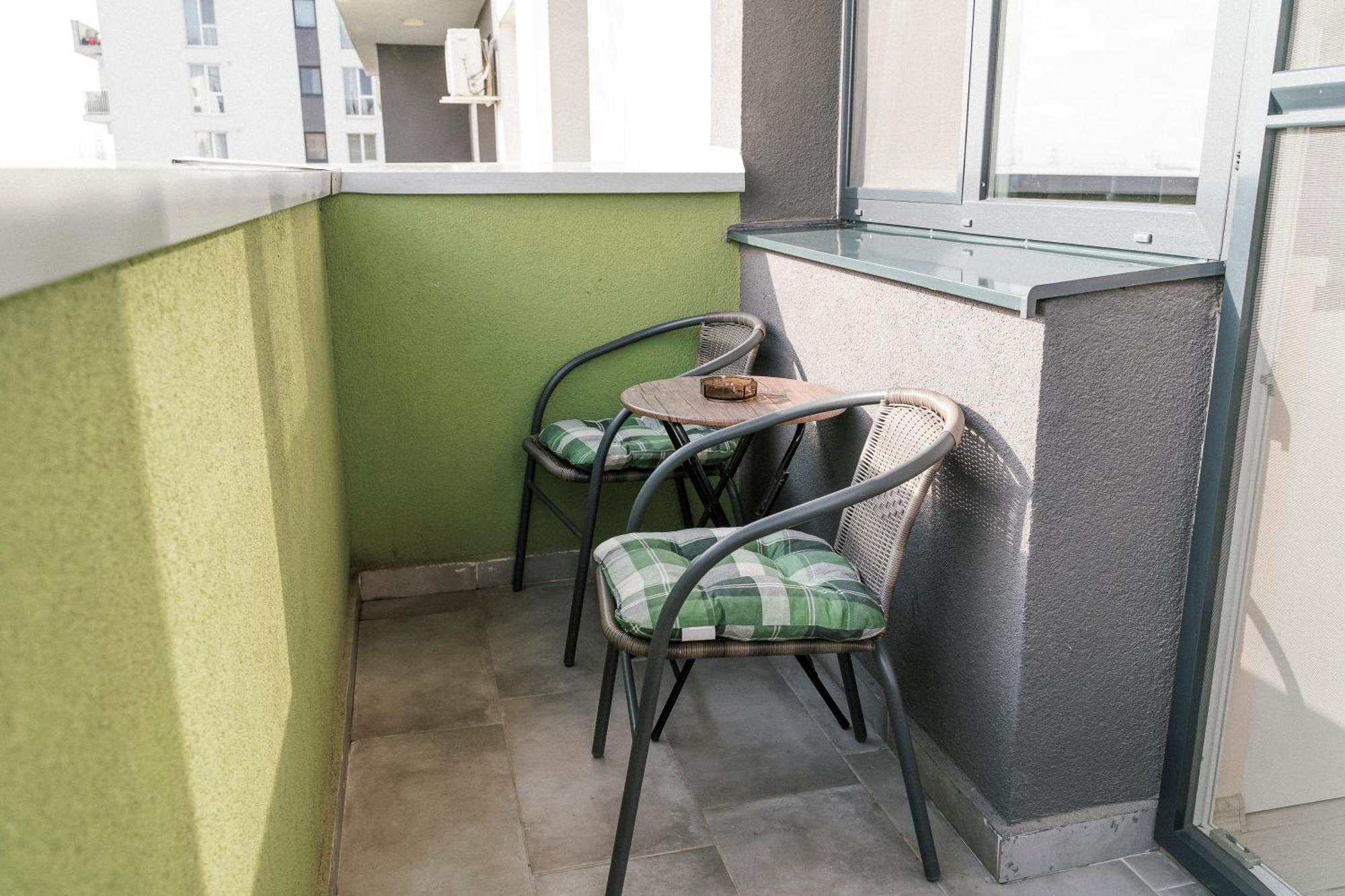 M&M Apartment Oradea Bagian luar foto