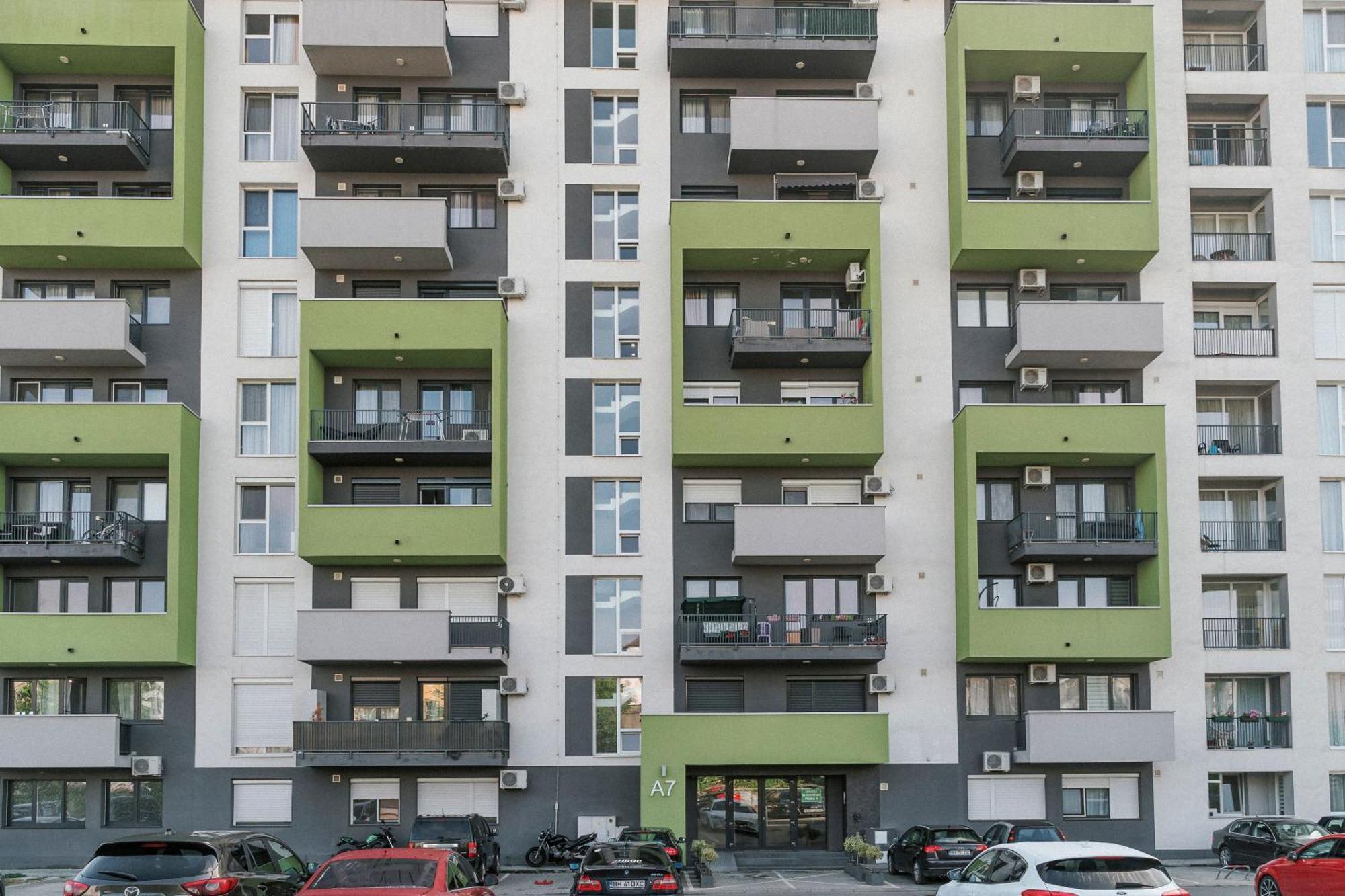 M&M Apartment Oradea Bagian luar foto