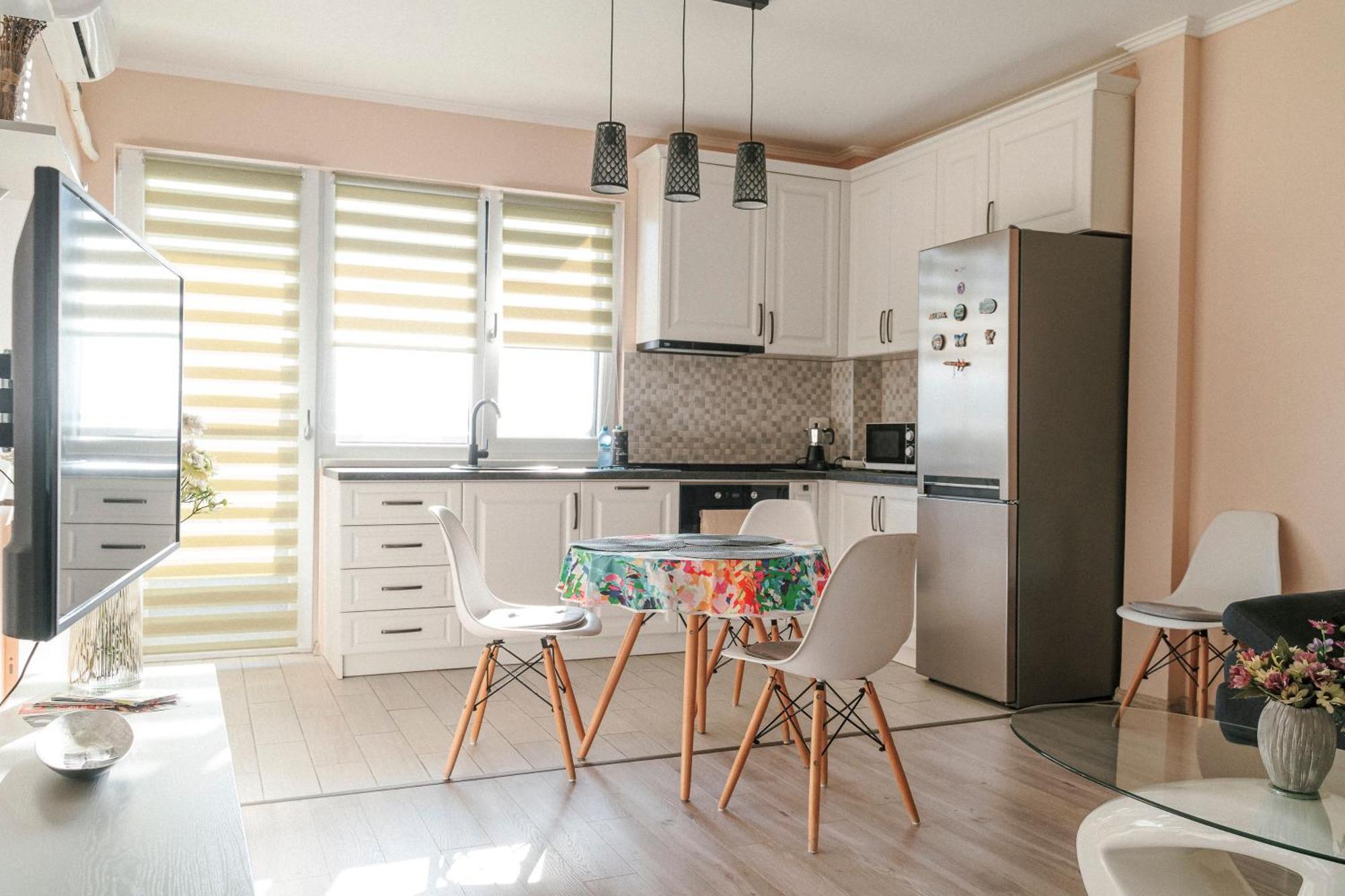 M&M Apartment Oradea Bagian luar foto