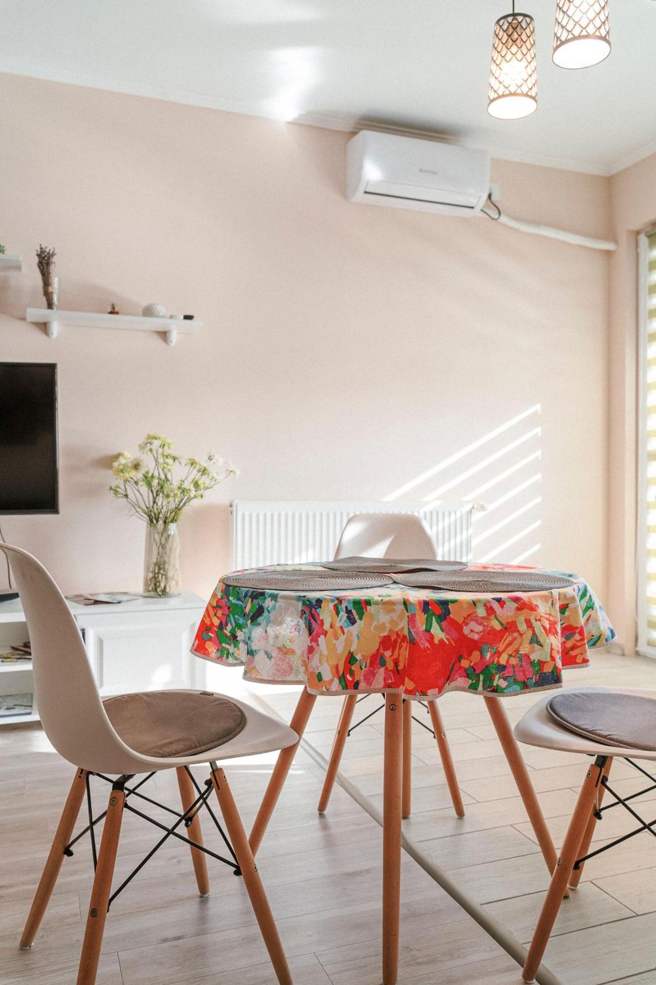 M&M Apartment Oradea Bagian luar foto