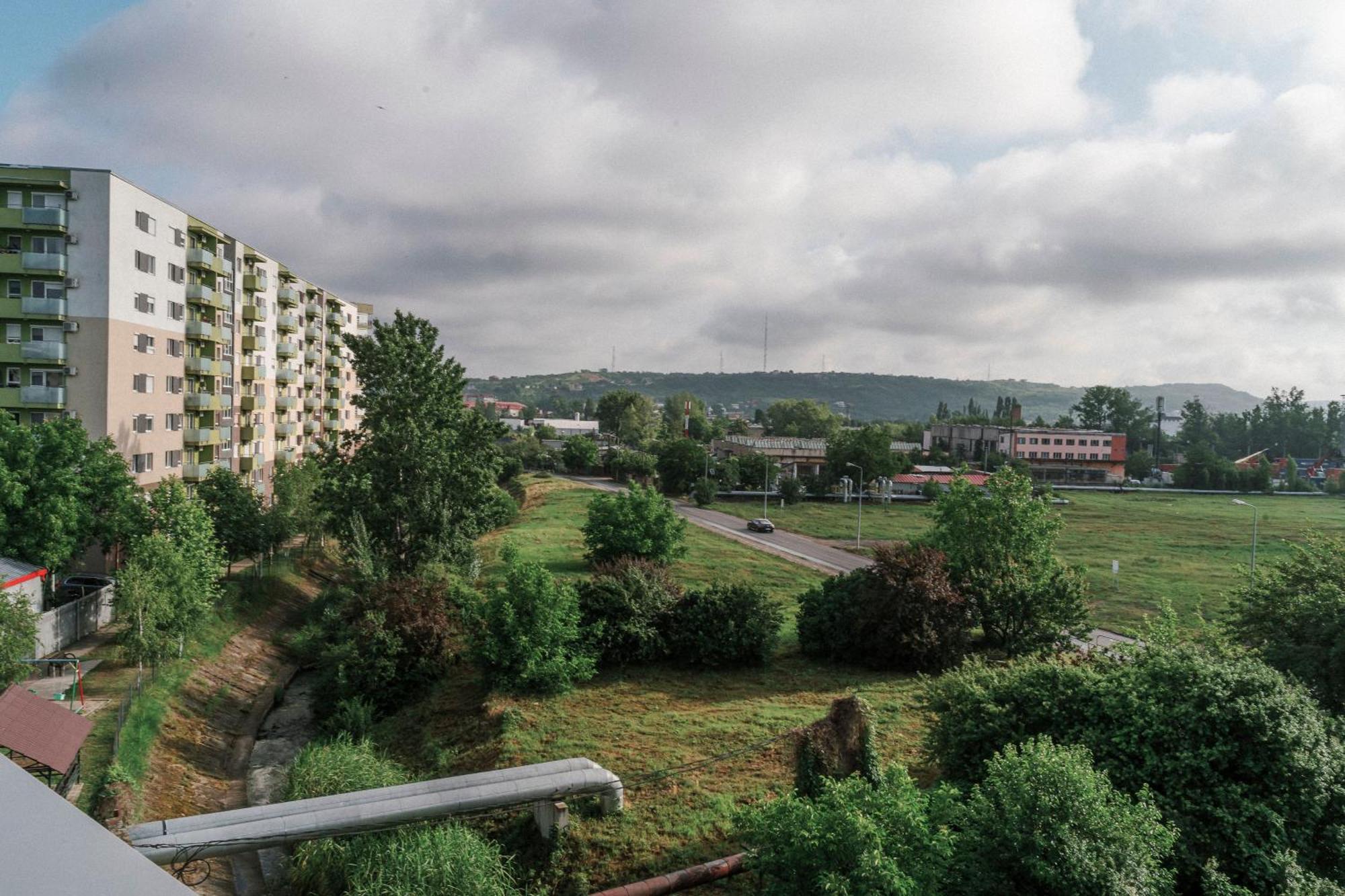 M&M Apartment Oradea Bagian luar foto